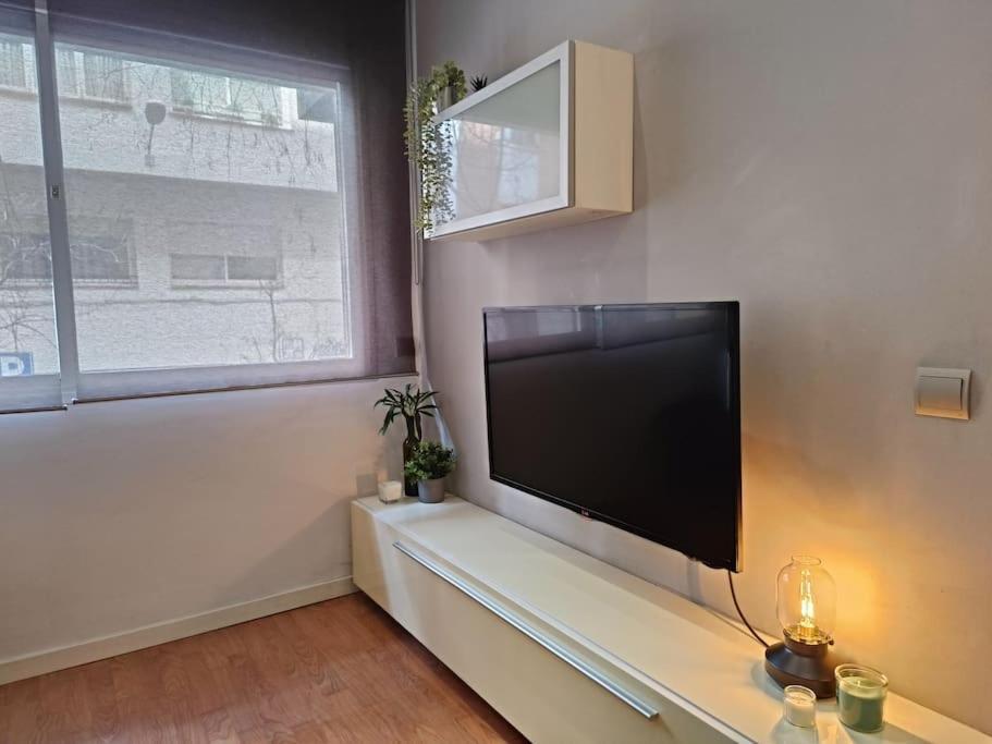 Siglo XX - Nuevo Apartamento Para 3 Barcelona Ngoại thất bức ảnh